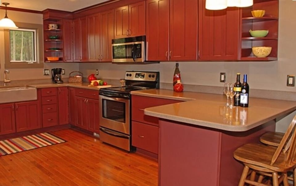 Full Gourmet Kitchen With Service For 12