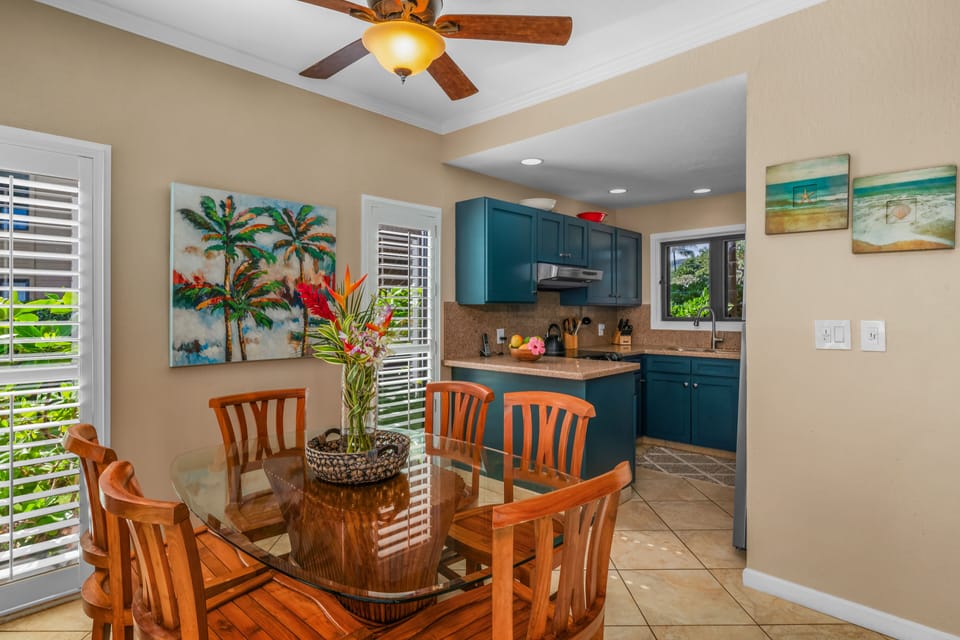 Dining area with full kitchen