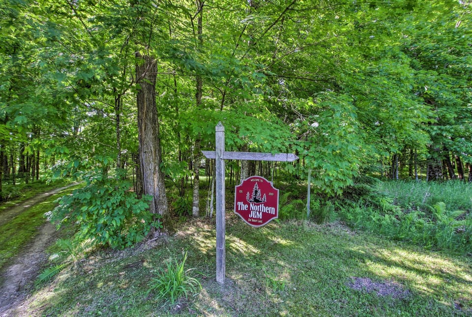 Parking | Driveway (3 Vehicles) | Boat/Trailer Parking