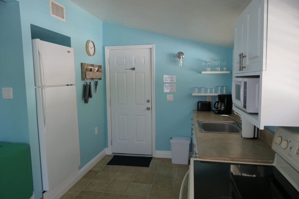 entrance/exit and feezer