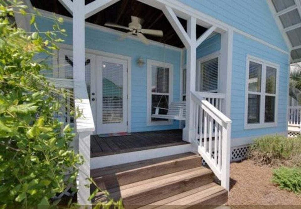 Large Porch with Grill for Outdoor BBQs