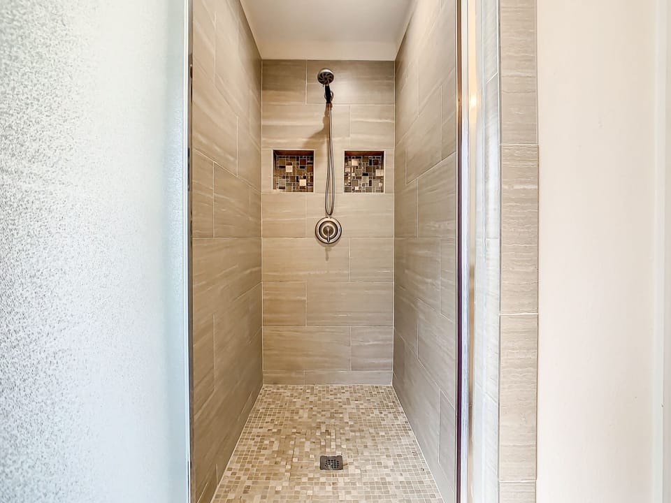 Full Master Bedroom Ensuite with Soaker Tub and Separate Shower