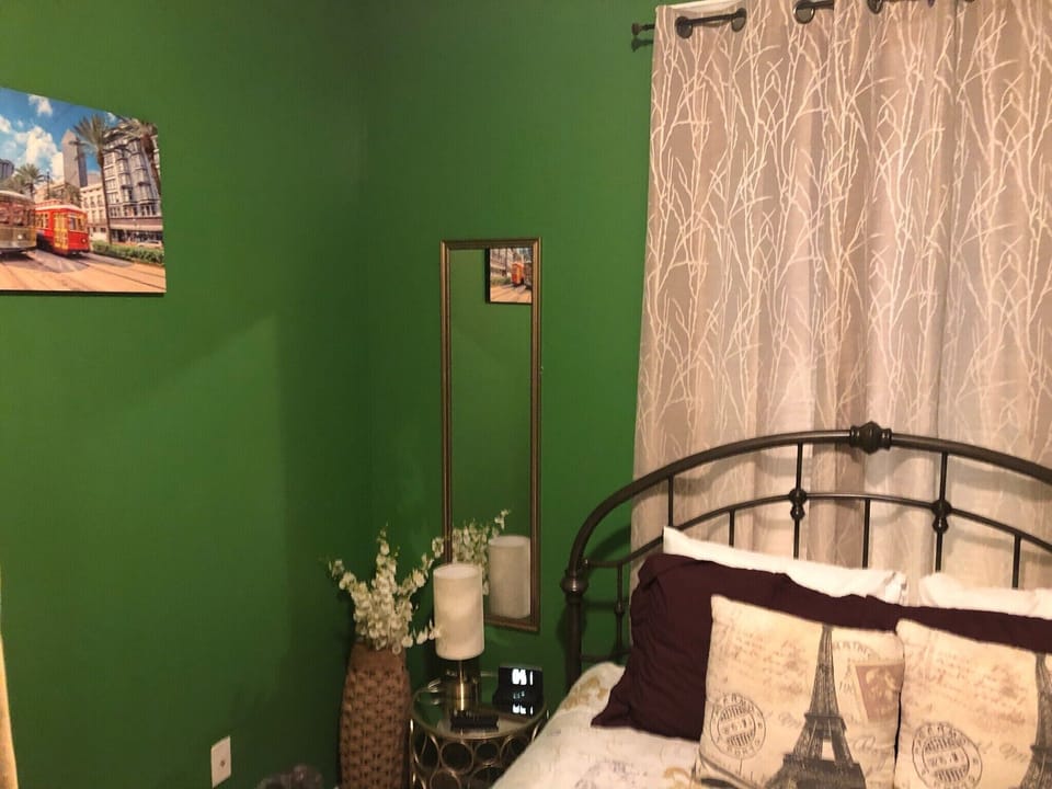 Bedroom #2 (walkthrough shotgun with a curtain for privacy): Streetcar Room