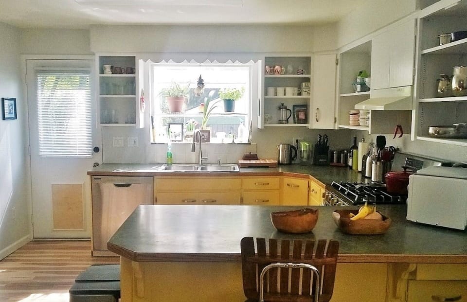 Breakfast bar