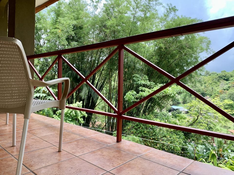 EcoCondo #7 Serviced Apartments in Quepos w/ Pool (1609)