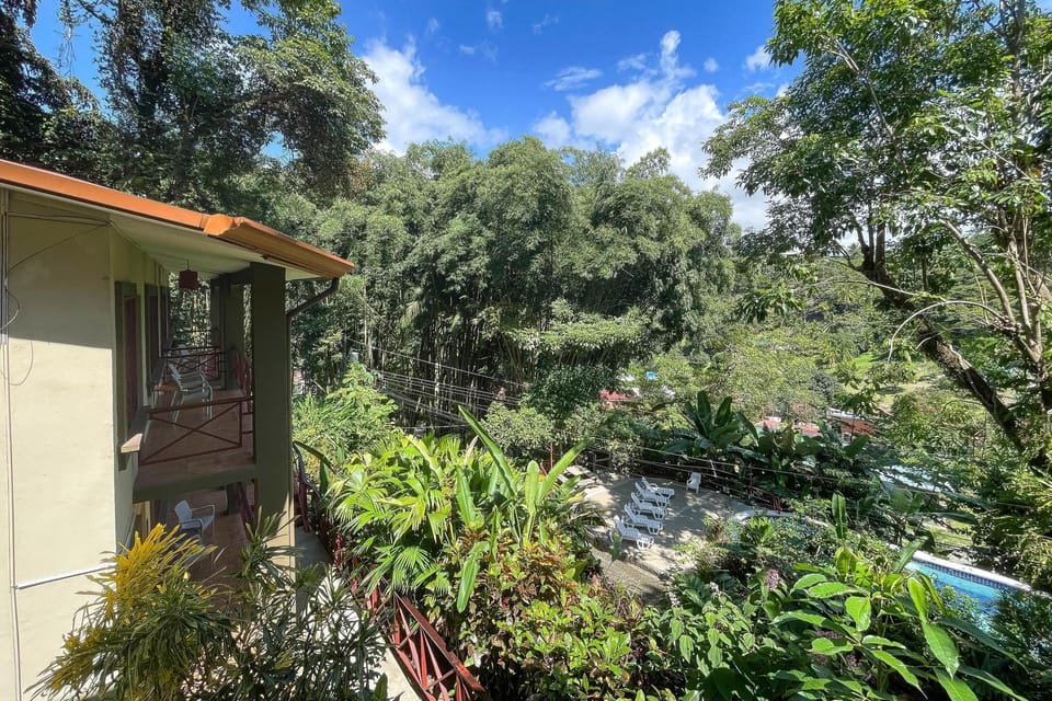 EcoCondo #7 Serviced Apartments in Quepos w/ Pool (1825)