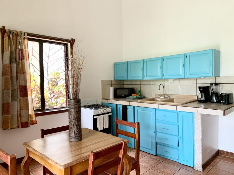 EcoCondo #7 Serviced Apartments in Quepos w/ Pool (1619)