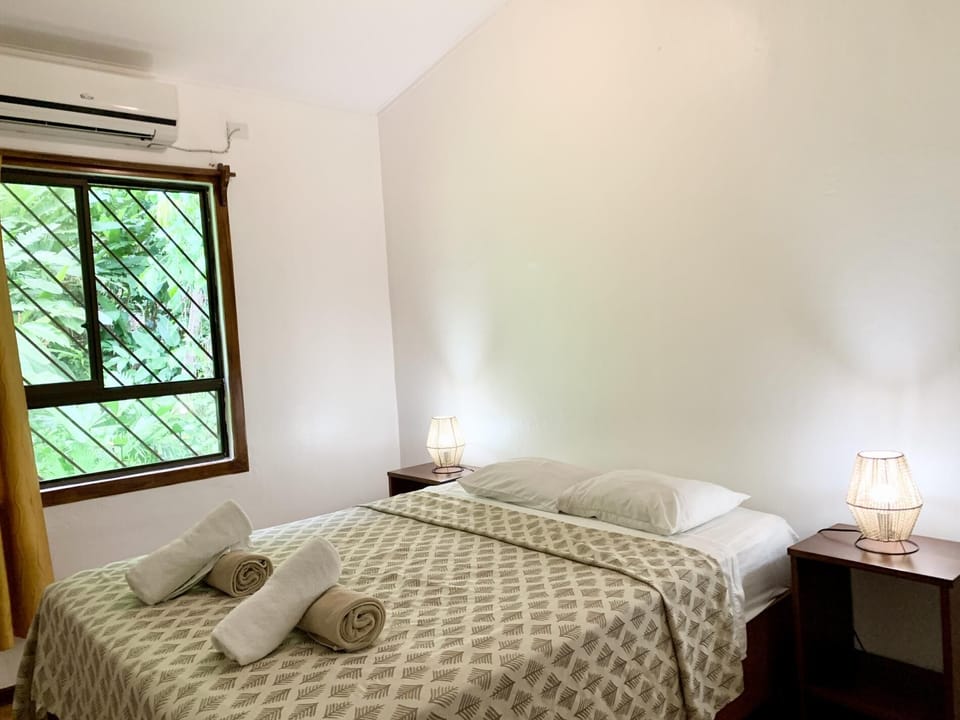 EcoCondo #7 Serviced Apartments in Quepos w/ Pool (1607)