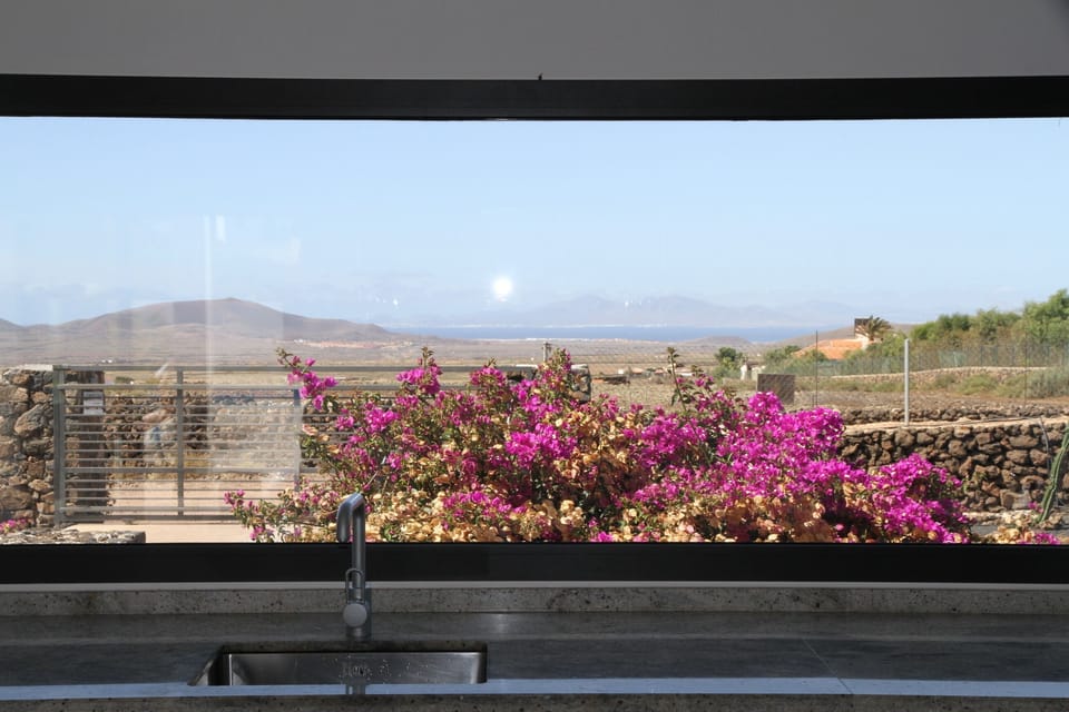 Kitchen sea and mountain views