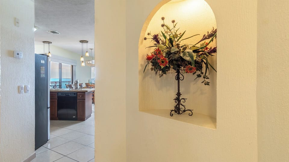 Floral detail in the hallway.