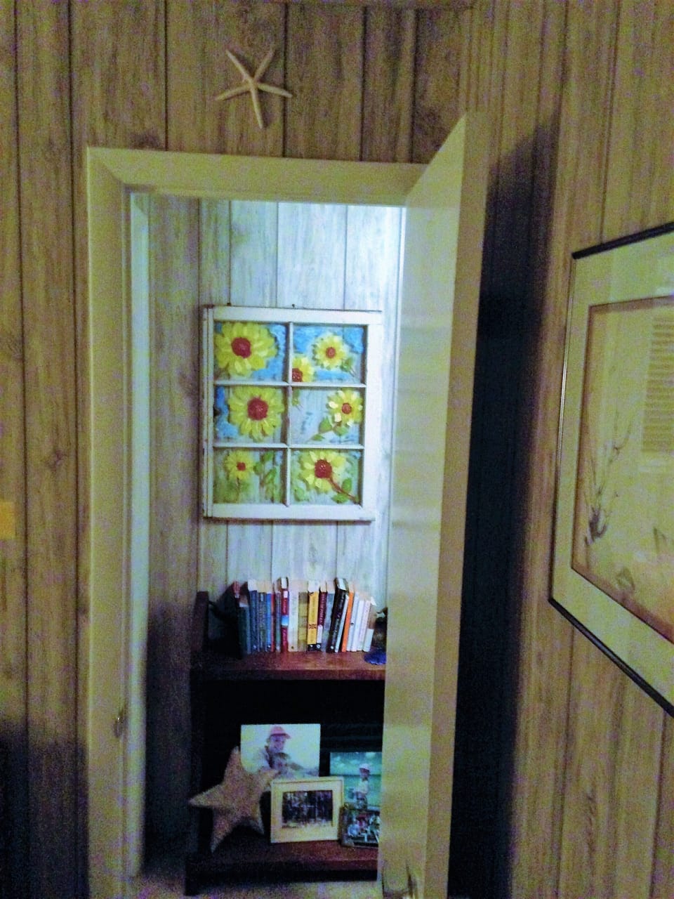 STRIKING UPSTAIRS HALLWAY