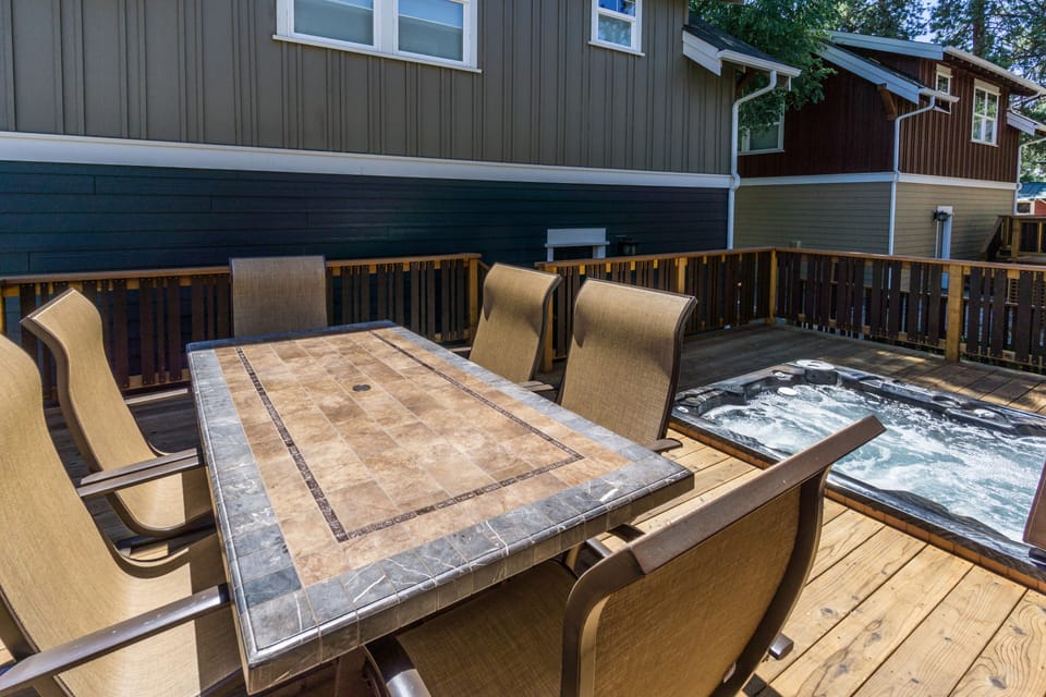 Apartment above the garage can be rented with the home or separately. 