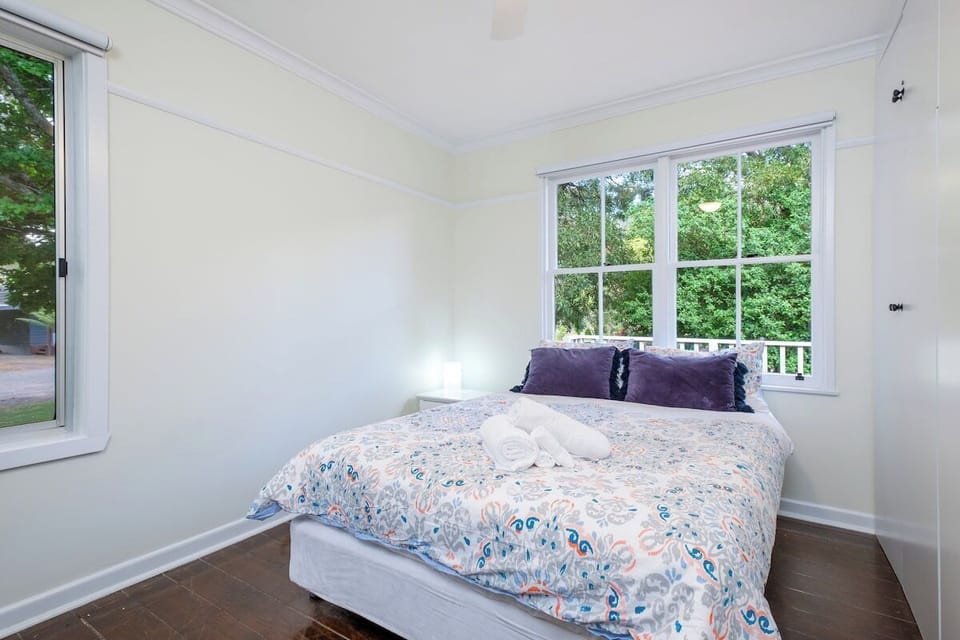 Bedroom 1 with QB
