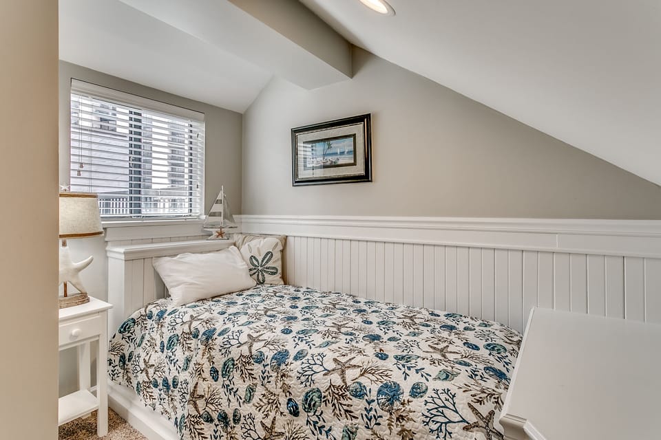 Guest bed