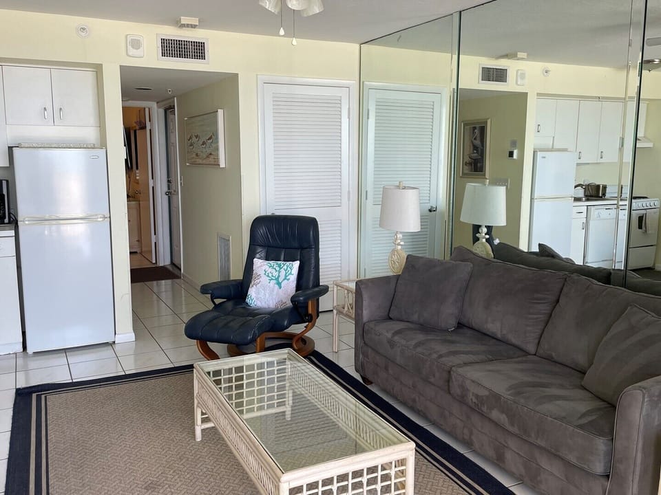 Open concept Living and kitchen