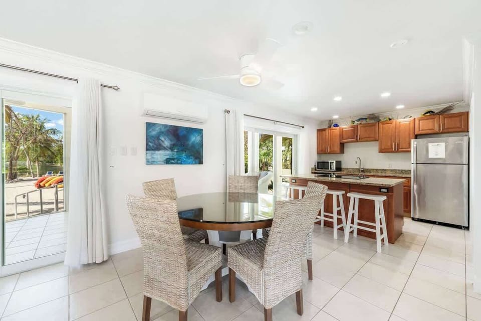 Island House #12 - Dining Area