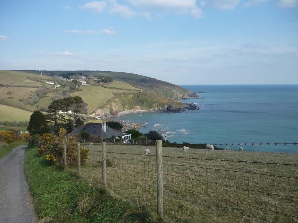 Walk to Talland Bay