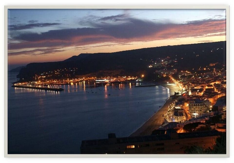 Sesimbra by night