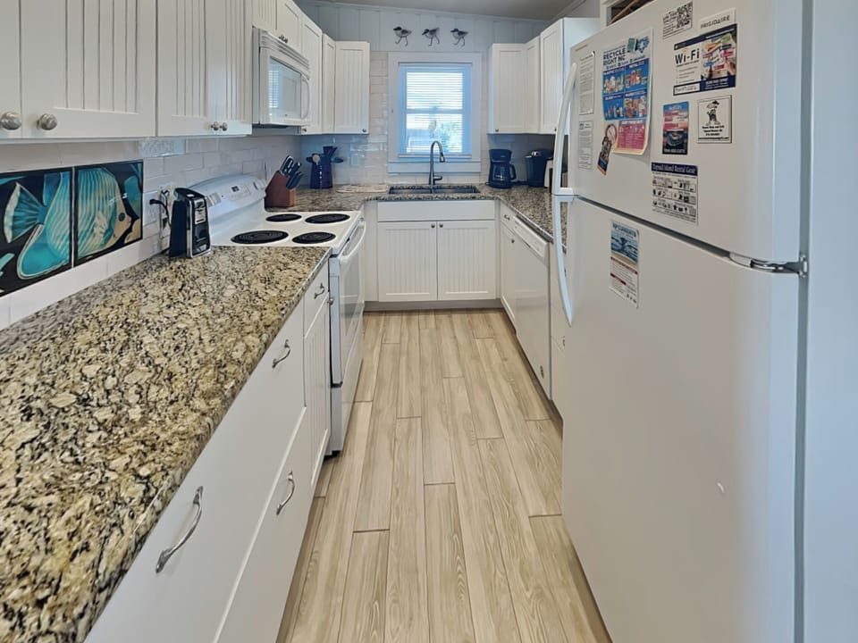 Full Size Kitchen