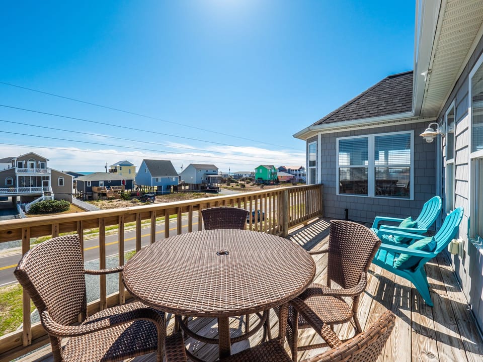 Upper Deck - Oceanside Views