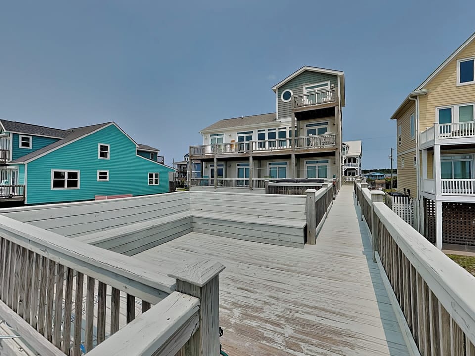 Private Boardwalk - Beachside Exterior