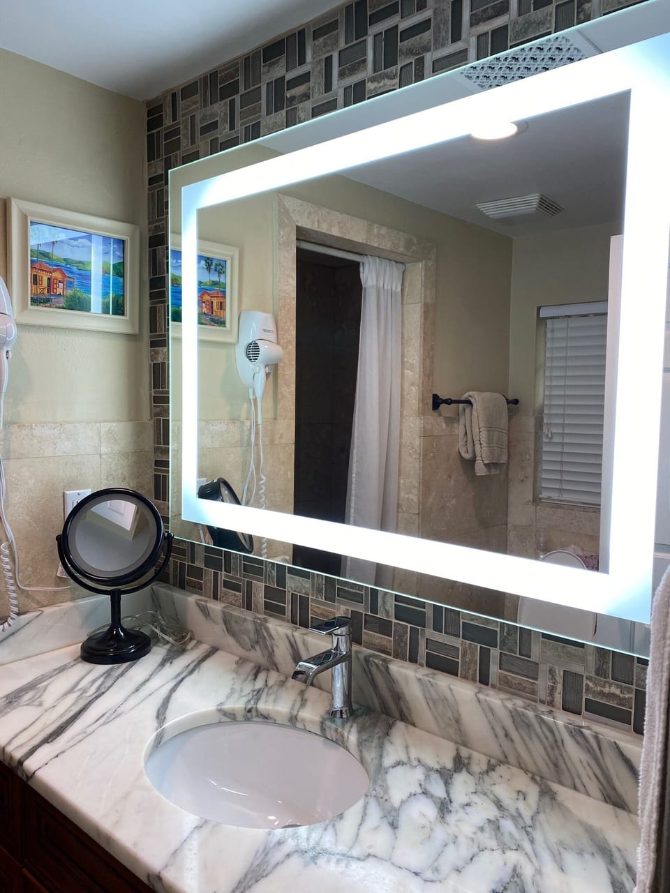 Bathroom vanity