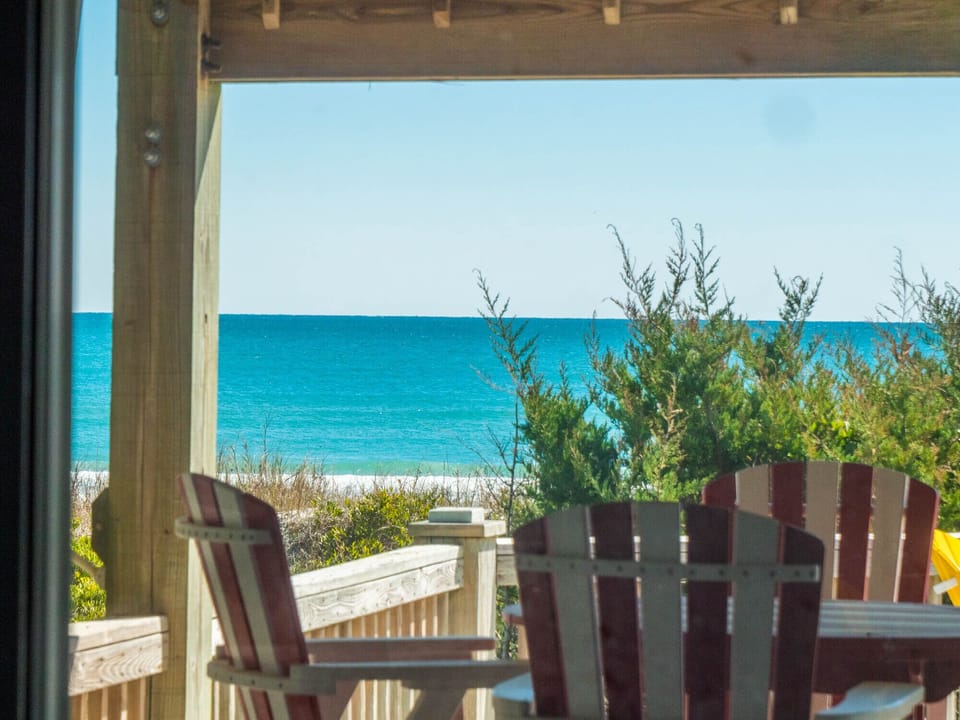 Oceanfront Deck - Lower