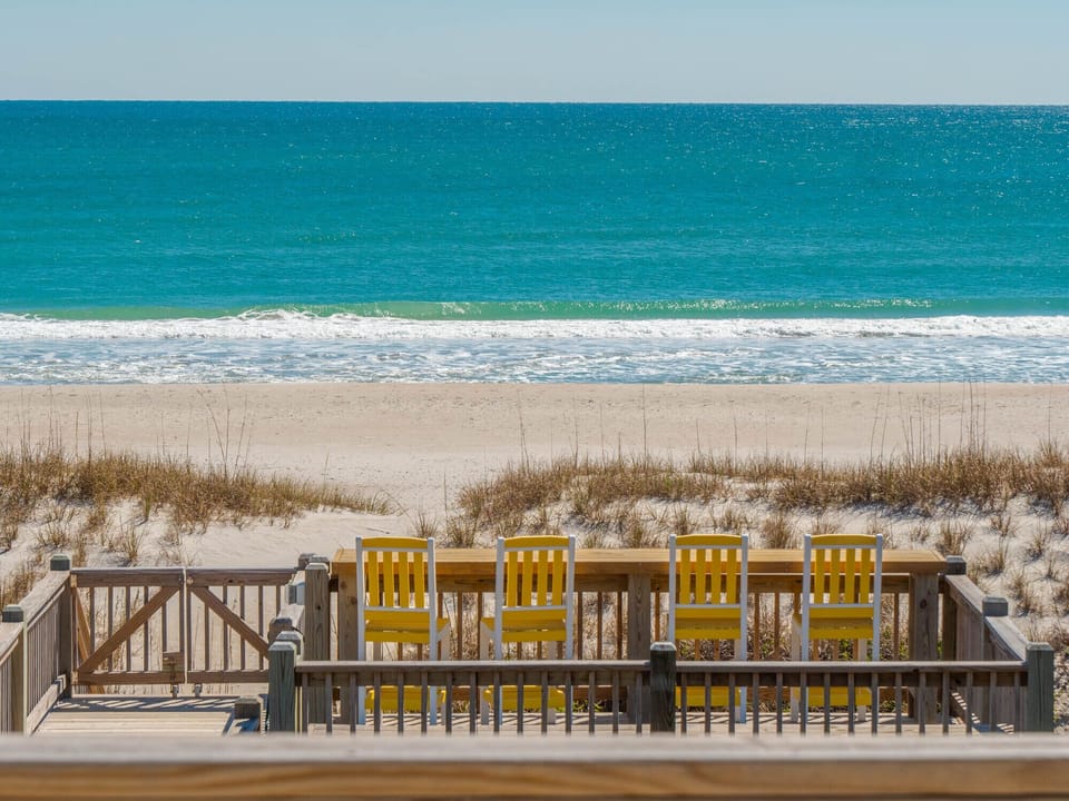Oceanfront Deck - Upper