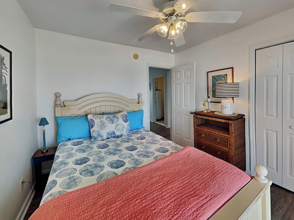 Second Bedroom - Queen Bed, Deck Access, Second Level