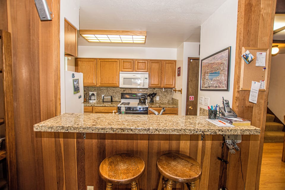 Villas 78 - Kitchen Barstools