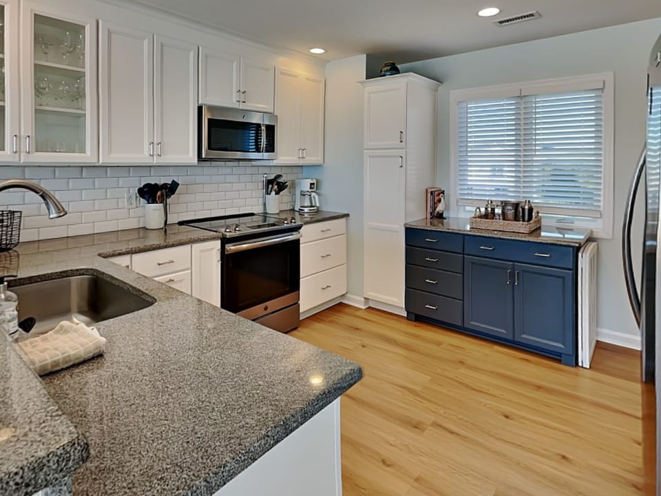 Kitchen Ready for Cooking and Entertaining