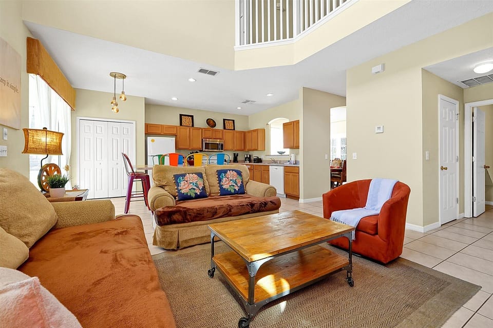 Bright and Spacious Living Room