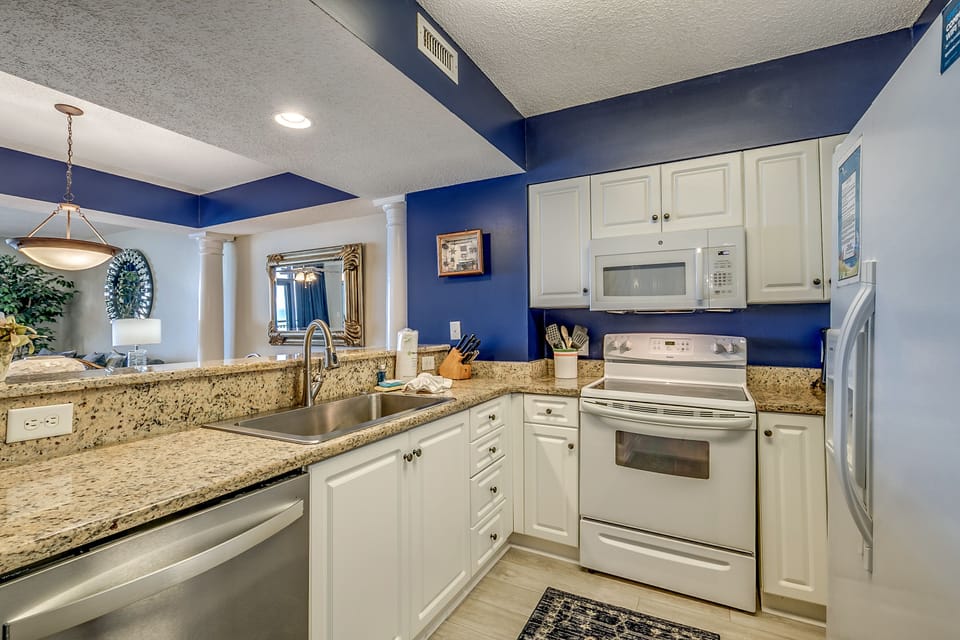 Full kitchen