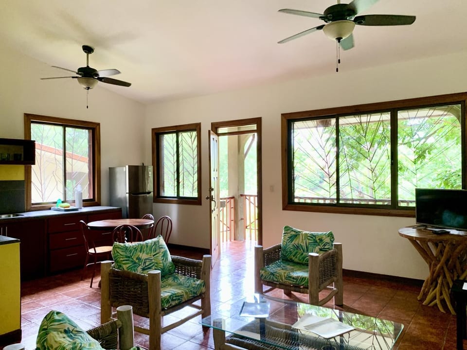 Cozy A/C EcoCondo #4 with Pool & Wildlife Visits (1581)