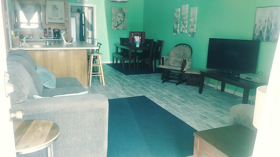 The view when you 1st walk in through the front door. 🌞🌈💞 
