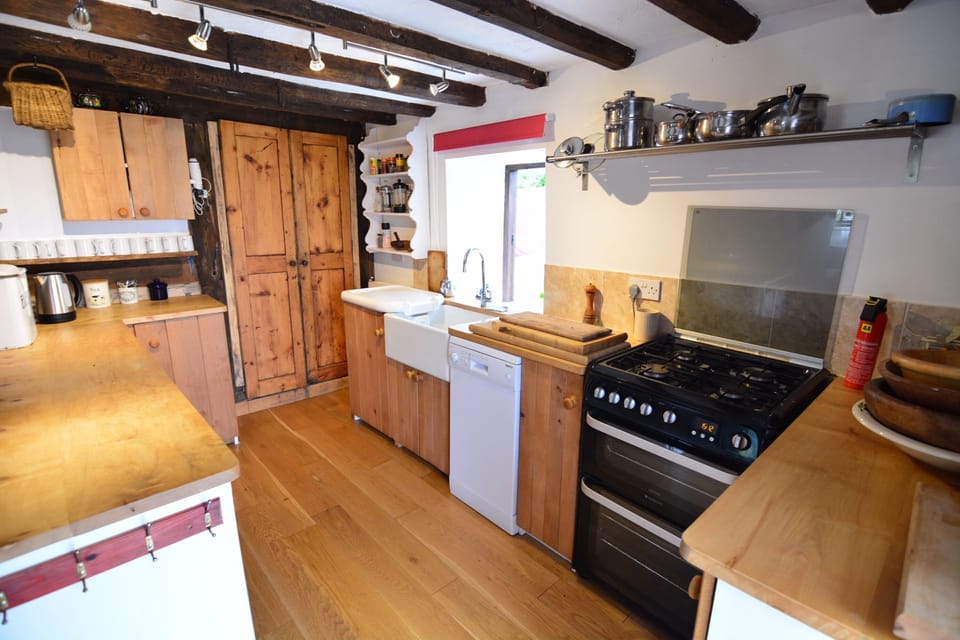 Second kitchen next to conservatory