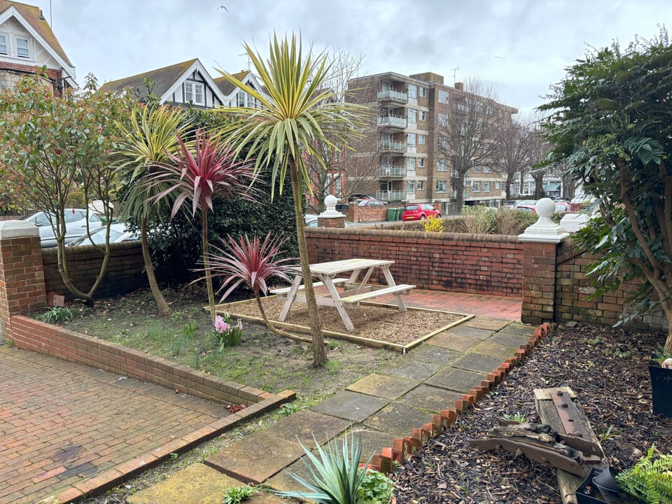 Outside parking is for ground floor apartment Starlight