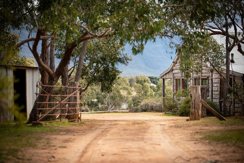 Redgum Log Cottage