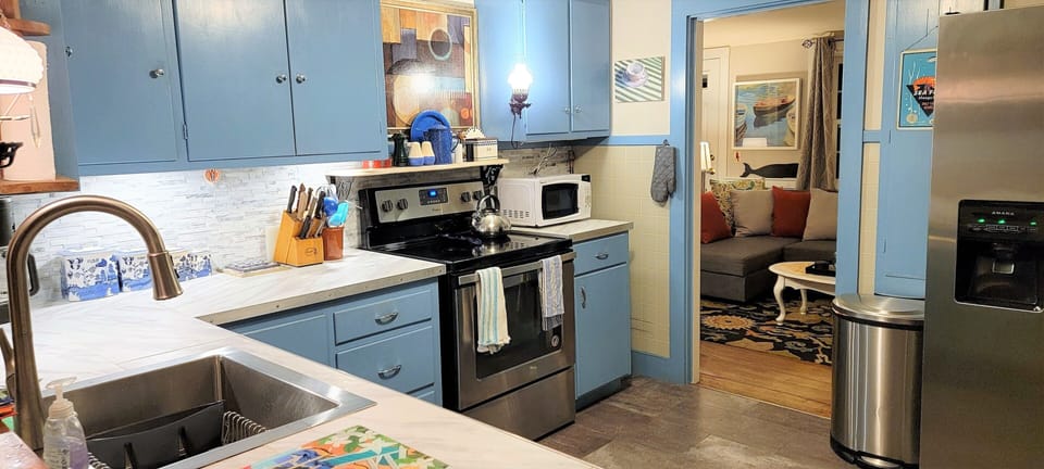 Fully equipped and applianced kitchen
