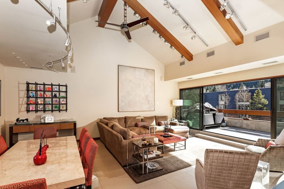 Living Room/Dining Room Area