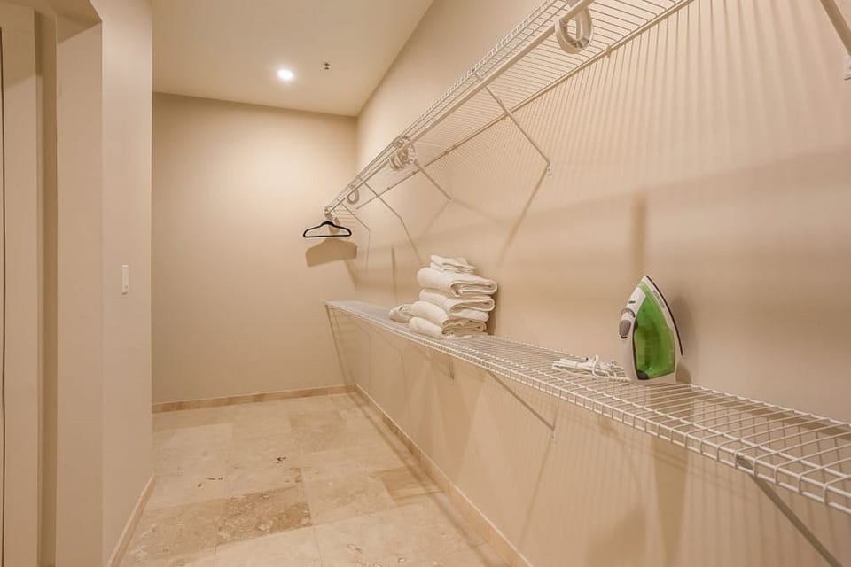 Walk-in closet