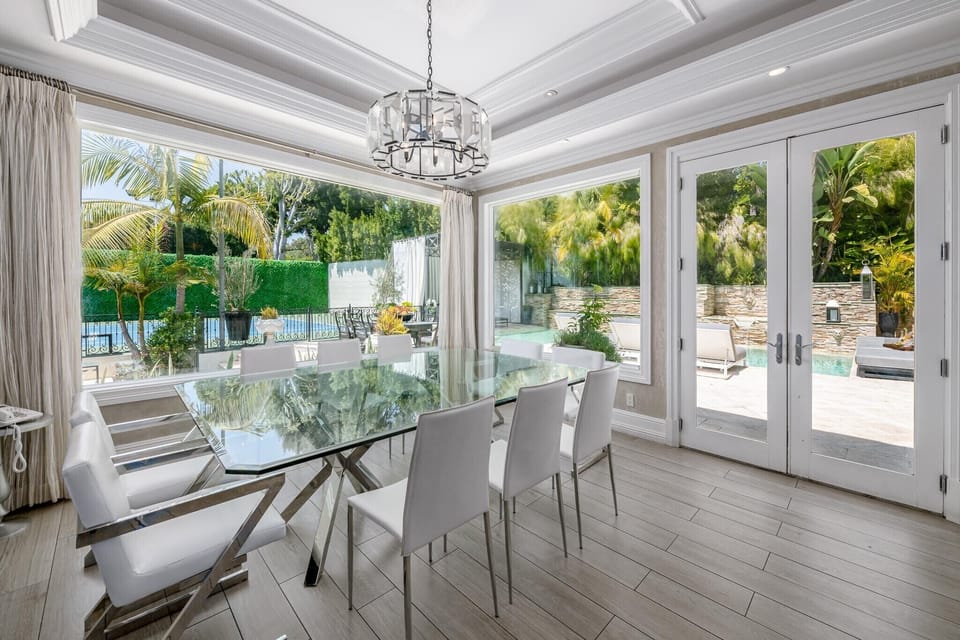 Breakfast Area Holds 12 people comfortably
