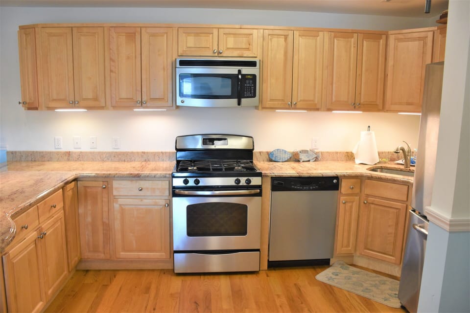 Beautiful kitchen with lots of counter space