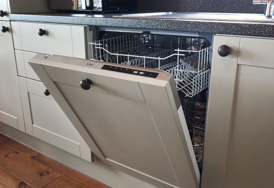 The dishwasher at Ben Wyvis Lodge