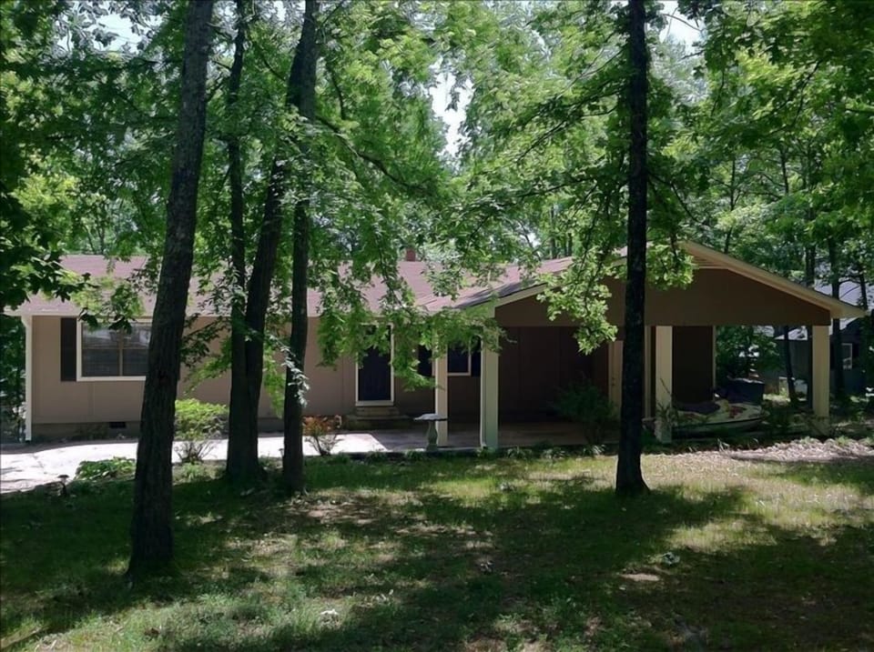 Front of the house 