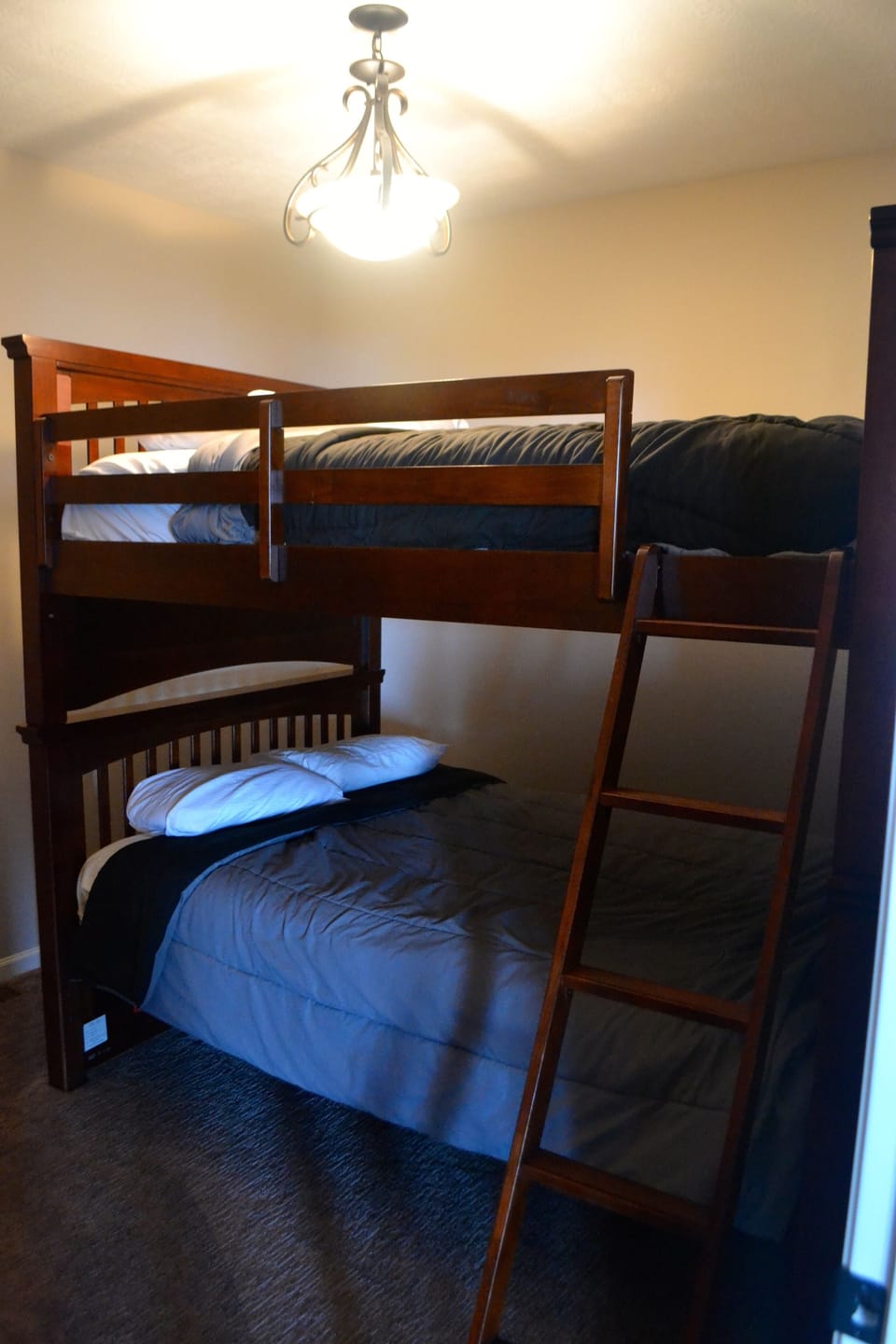 Full-Size Bunk BR