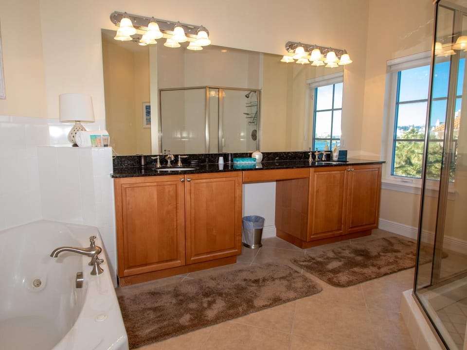 14Master Bath