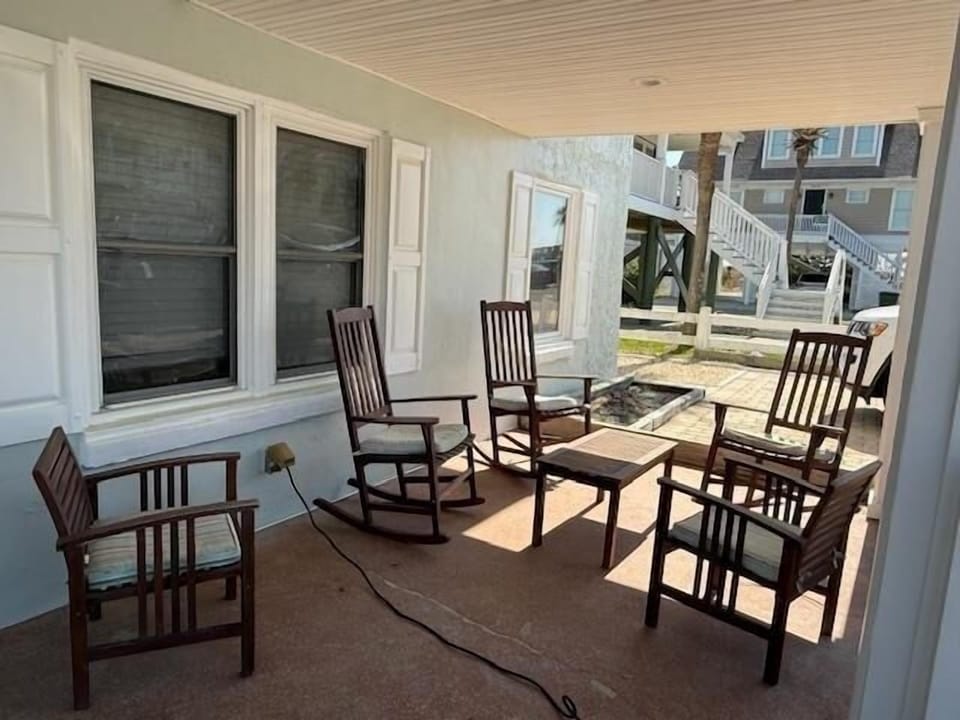 Front porch sitting area