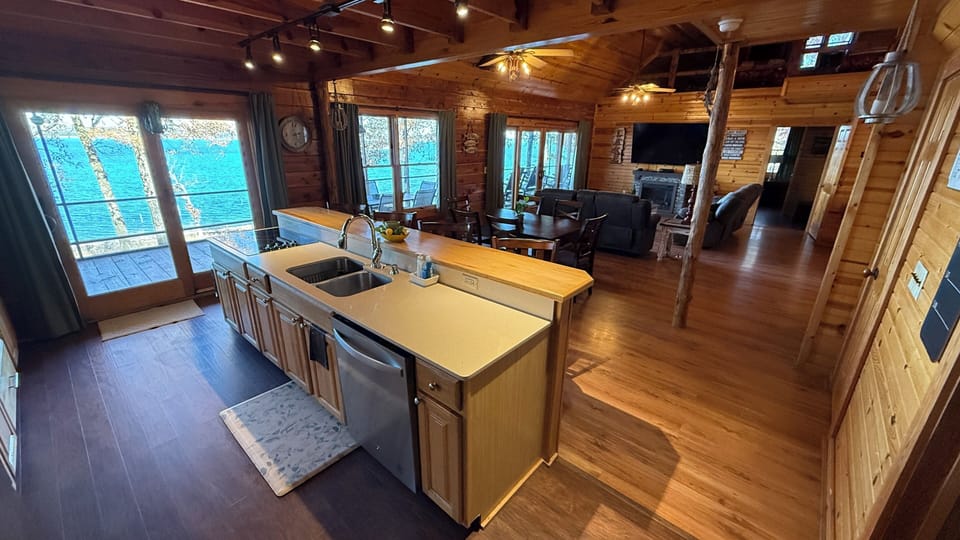 Kitchen/Dinning/Dinning (Main/ Ground level)