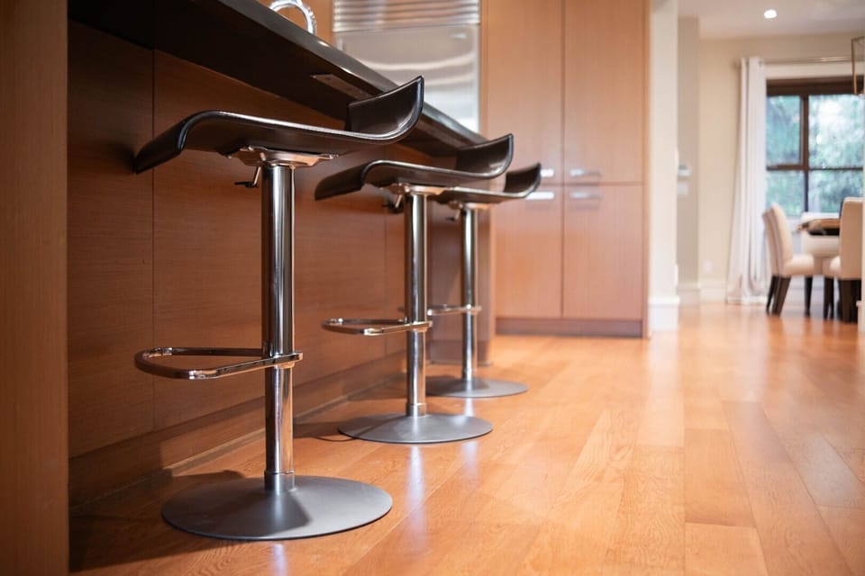 Full kitchen: Breakfast bar